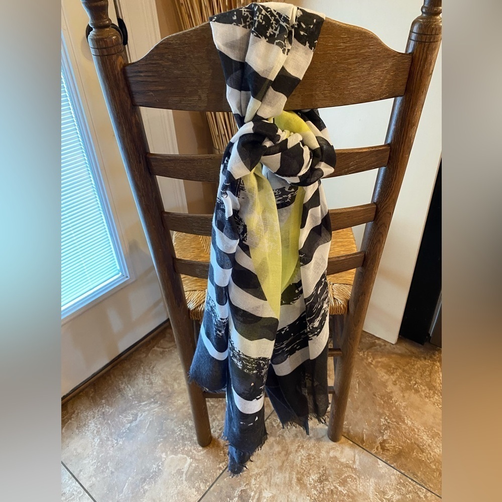 Gerry Weber large blanket scarf lightweight yellow, white , black infinity sign